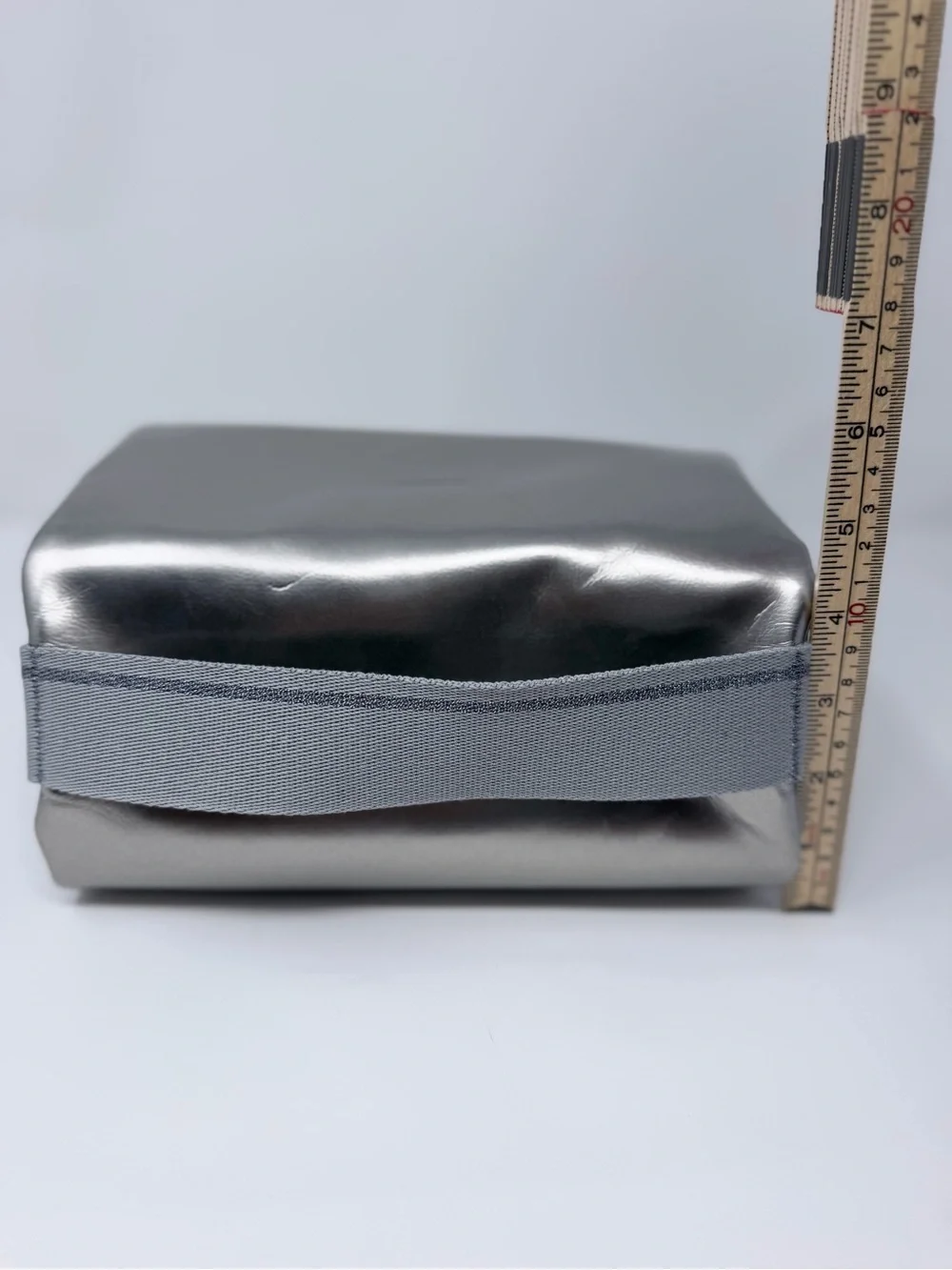HOBO Metallic Silver Jewelry Organizer Travel Case Fold-Out Zip Pouches